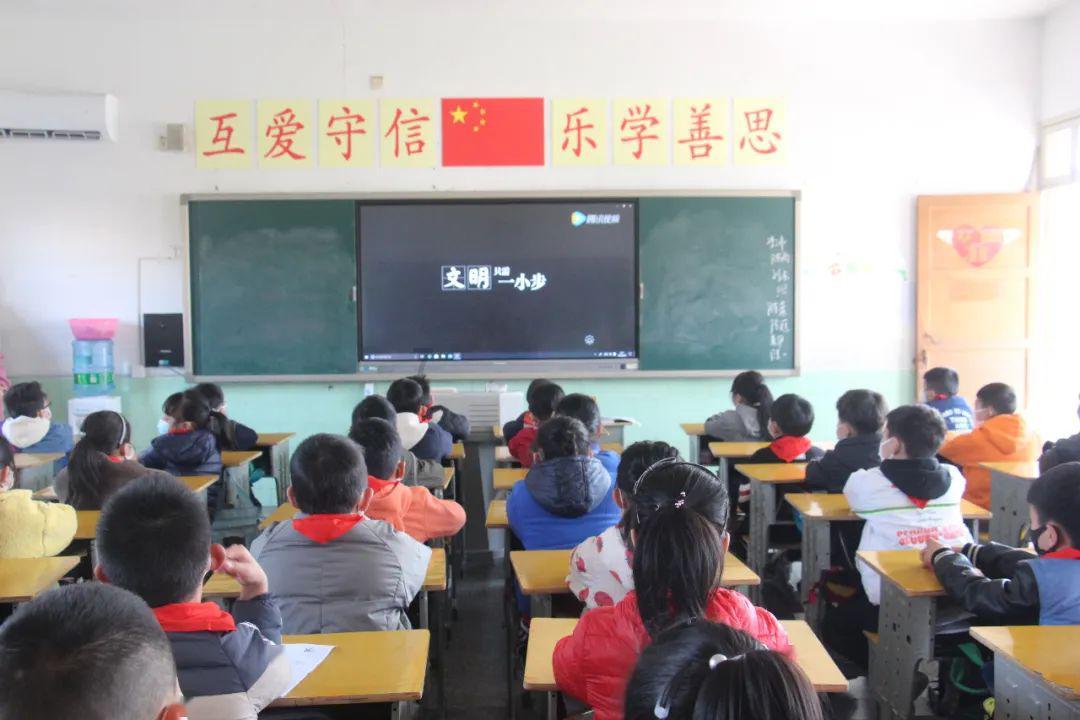 一张张笑脸：春风写在脸上